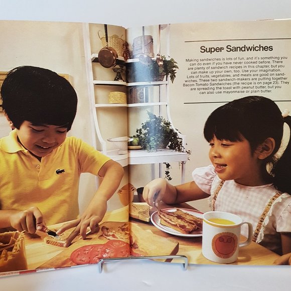 Vintage Better Homes & Gardens NEW JUNIOR Cookbook Meredith Publishing Kids Cook - Picture 8 of 16